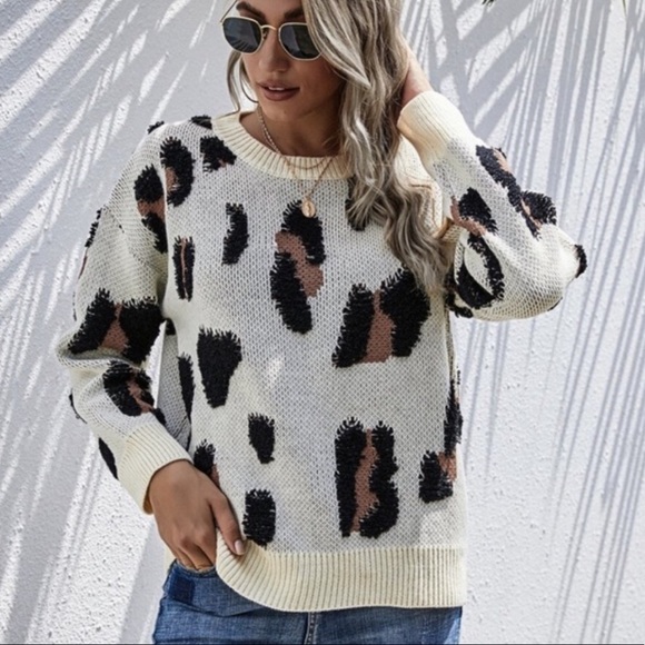 Leopard Print Crew Neck Sweater - Picture 3 of 7